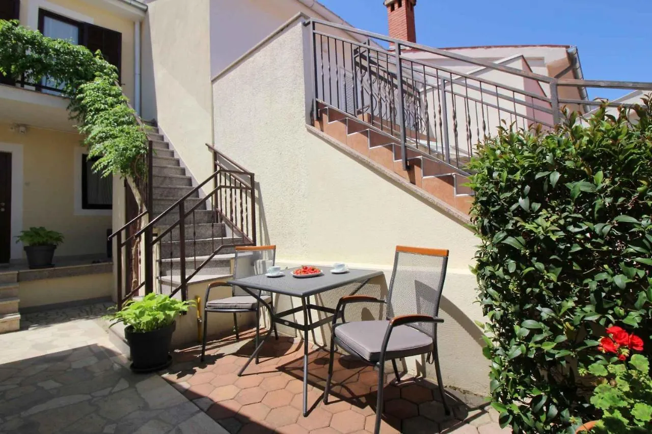 Apartment In Porec/Istrien 9922 Хорватия