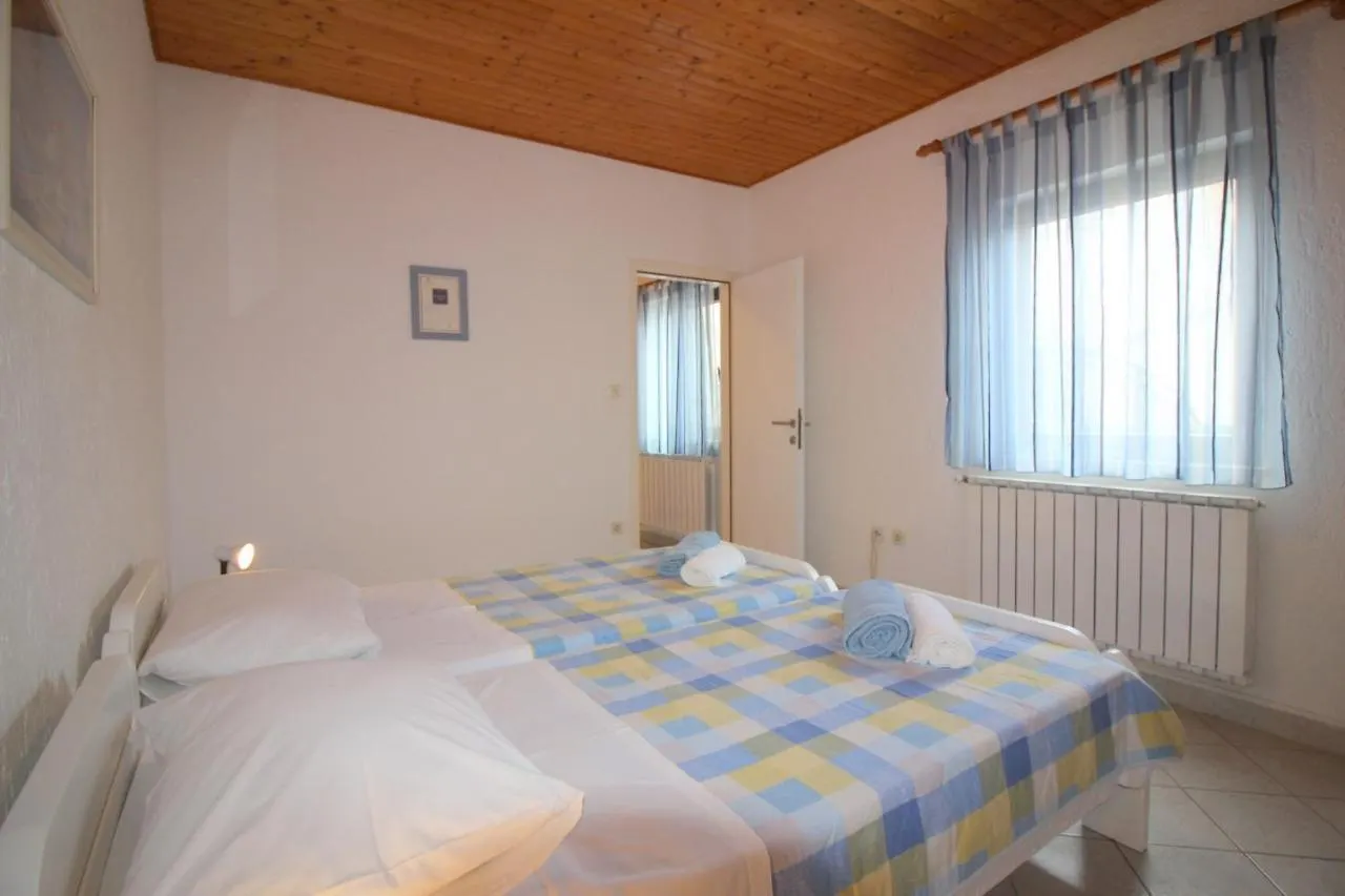 Apartment In Porec/Istrien 9922 Пореч